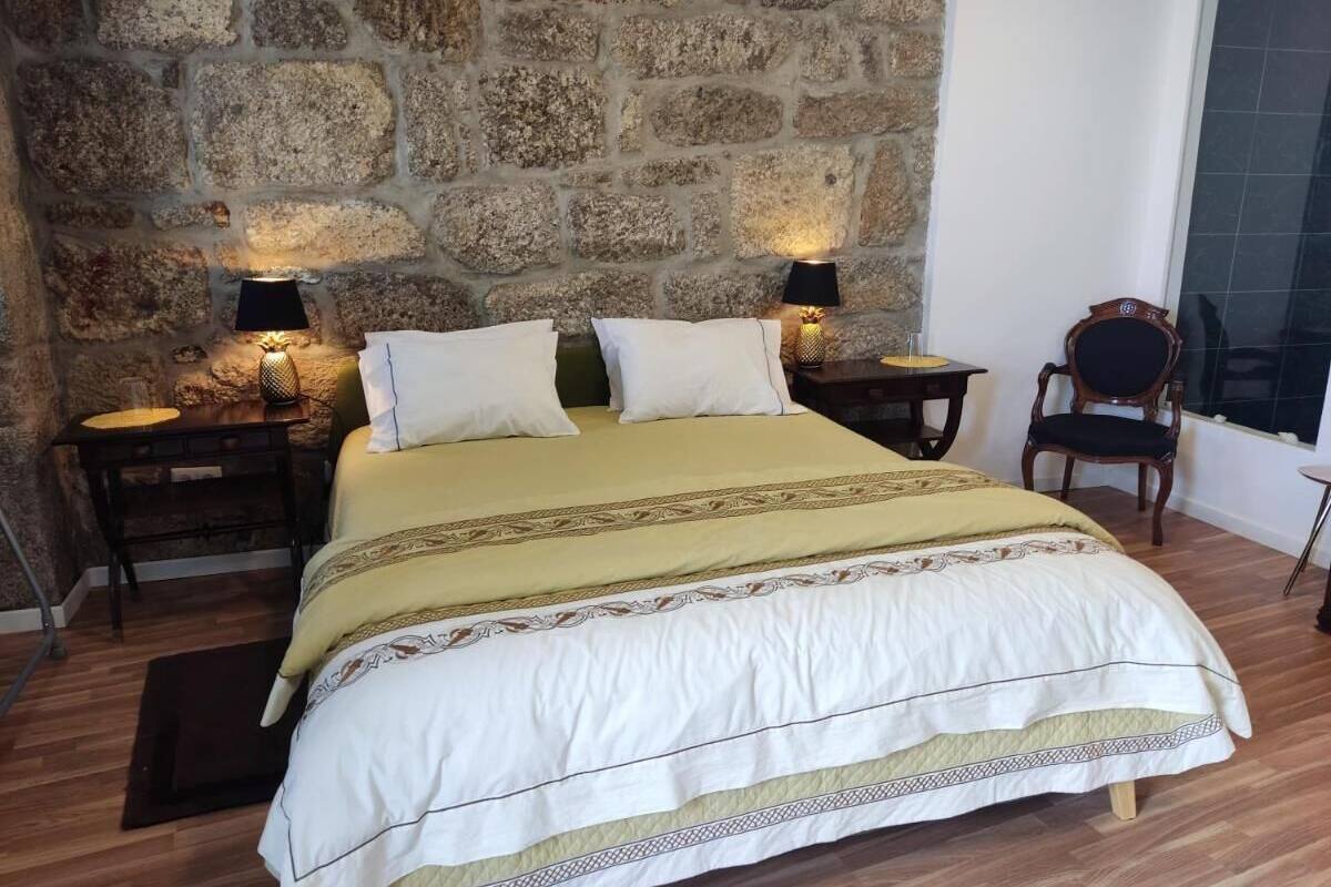 Deluxe Double Room, Balcony, City View | Soundproofing, iron/ironing board, free WiFi, wheelchair access