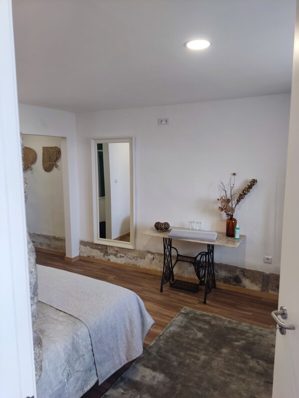 Comfort Double Room, Balcony, City View | Soundproofing, iron/ironing board, free WiFi, wheelchair access