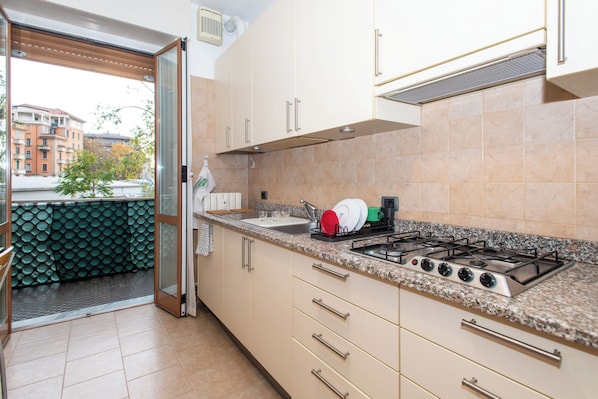 Four, plaque de cuisson, lave-vaisselle