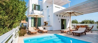Villa Loka - Two Bedroom Villa, Sleeps 6