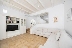 TV - Villa Loka - Two Bedroom Villa, Sleeps 4 (Gennadi)