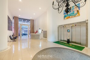 Eenvoudig appartement | Lobby