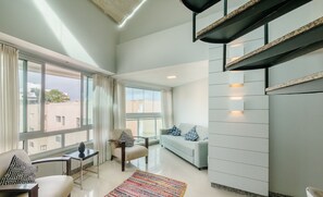 Apartment | Living area - Apt With Jacuzzi and Sea View in Rio Vermelho Enc0307 (Salvador)