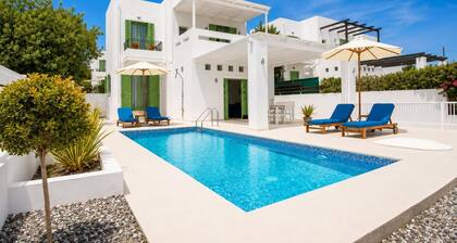Villa Mytikas - Two Bedroom Villa, Sleeps 4