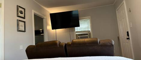 Bureau, Wi-Fi, literie fournie
