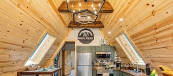 High Peak A-Frame NEW Mountain cabin with XL Hot Tub, and Walk-to-Town Location