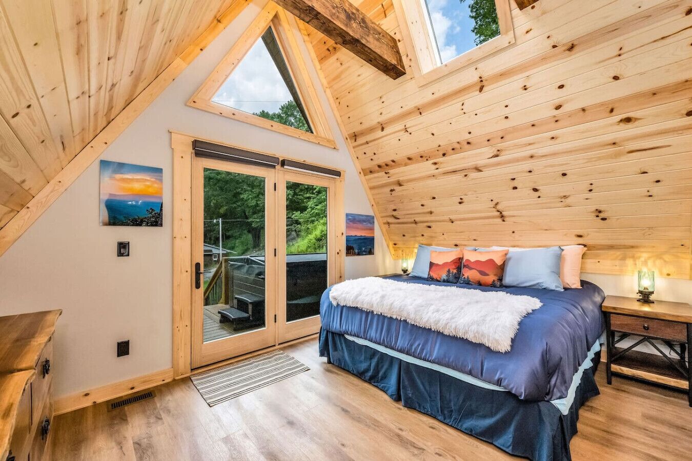1 bedroom, desk, travel crib, free WiFi