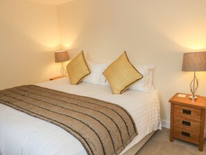 6 bedrooms, individually decorated, individually furnished, free WiFi