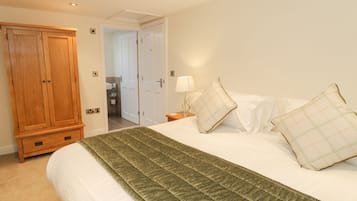 6 bedrooms, individually decorated, individually furnished, free WiFi