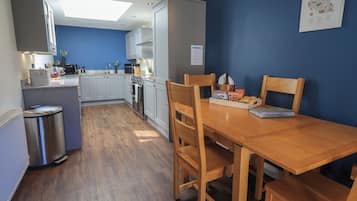 Cottage | Dining