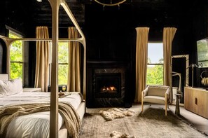 6 quartos, ferros/tábuas de passar roupa, Wi-Fi, roupa de cama