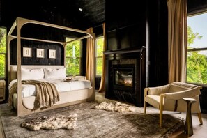 6 bedrooms, iron/ironing board, WiFi, bed sheets - Luxury Smokies Cabin | Pool Theater Hot Tub View (Sevierville)