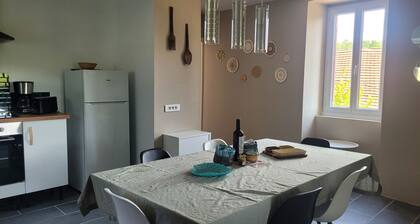 Maison Tiny Bwa – Stay in a Peaceful Charming Stone House with Pool and Nature