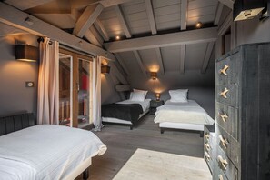 5 bedrooms, iron/ironing board, internet, bed sheets