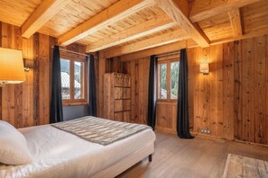 5 habitaciones, tabla de planchar con plancha, internet y ropa de cama 