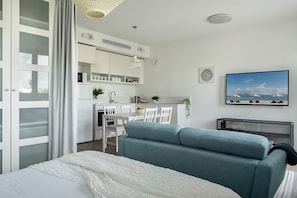 Free WiFi, bed sheets