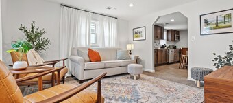 Stylish Comfortable Bluegrass Cottage 7 min to Ark - Fire Pit!