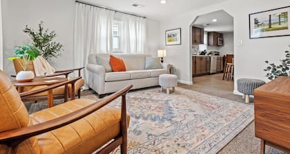 Stylish Comfortable Bluegrass Cottage 7 min to Ark - Fire Pit!