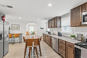 Microwave, oven, stovetop, dishwasher