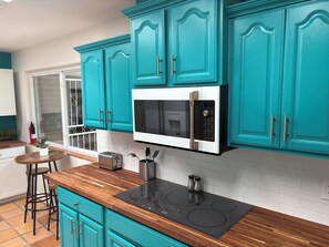 Mikrowelle, Ofen, Herdplatte, Geschirrspüler