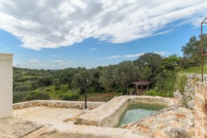 季節限定屋外プール、サンラウンジャー