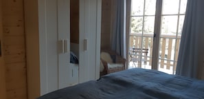 4 Schlafzimmer, Bügeleisen/Bügelbrett, WLAN