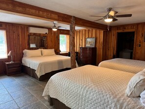 10 bedrooms, WiFi, bed sheets