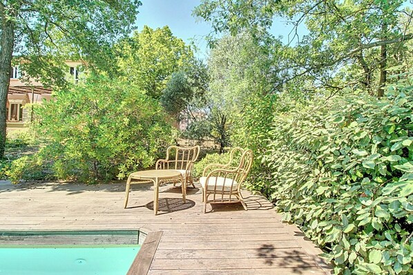 屋外ダイニングエリア