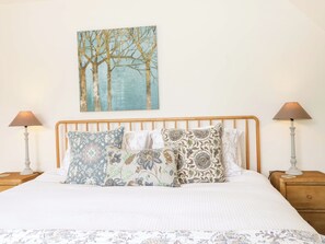 3 bedrooms, individually decorated, individually furnished, free WiFi