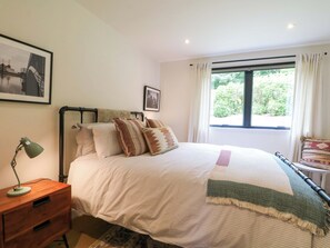3 bedrooms, individually decorated, individually furnished, free WiFi