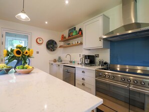 Dishwasher, cookware/dishes/utensils