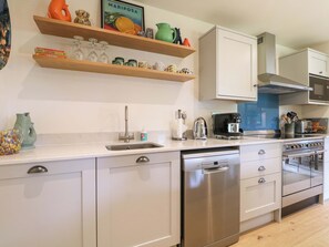 Dishwasher, cookware/dishes/utensils