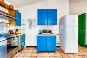 Fridge, microwave, dishwasher, toaster