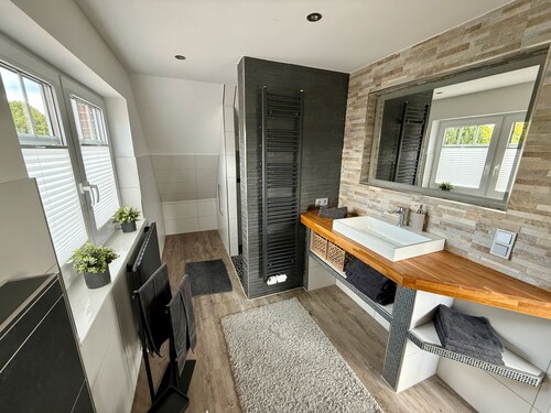 Ferienhaus 'Neeborg' mit privater Terrasse, privatem Garten und WLAN