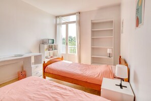 1 bedroom, desk, WiFi, bed sheets - Bed and Breakfast Homestay in Toulouse with Wi-Fi (TOULOUSE)