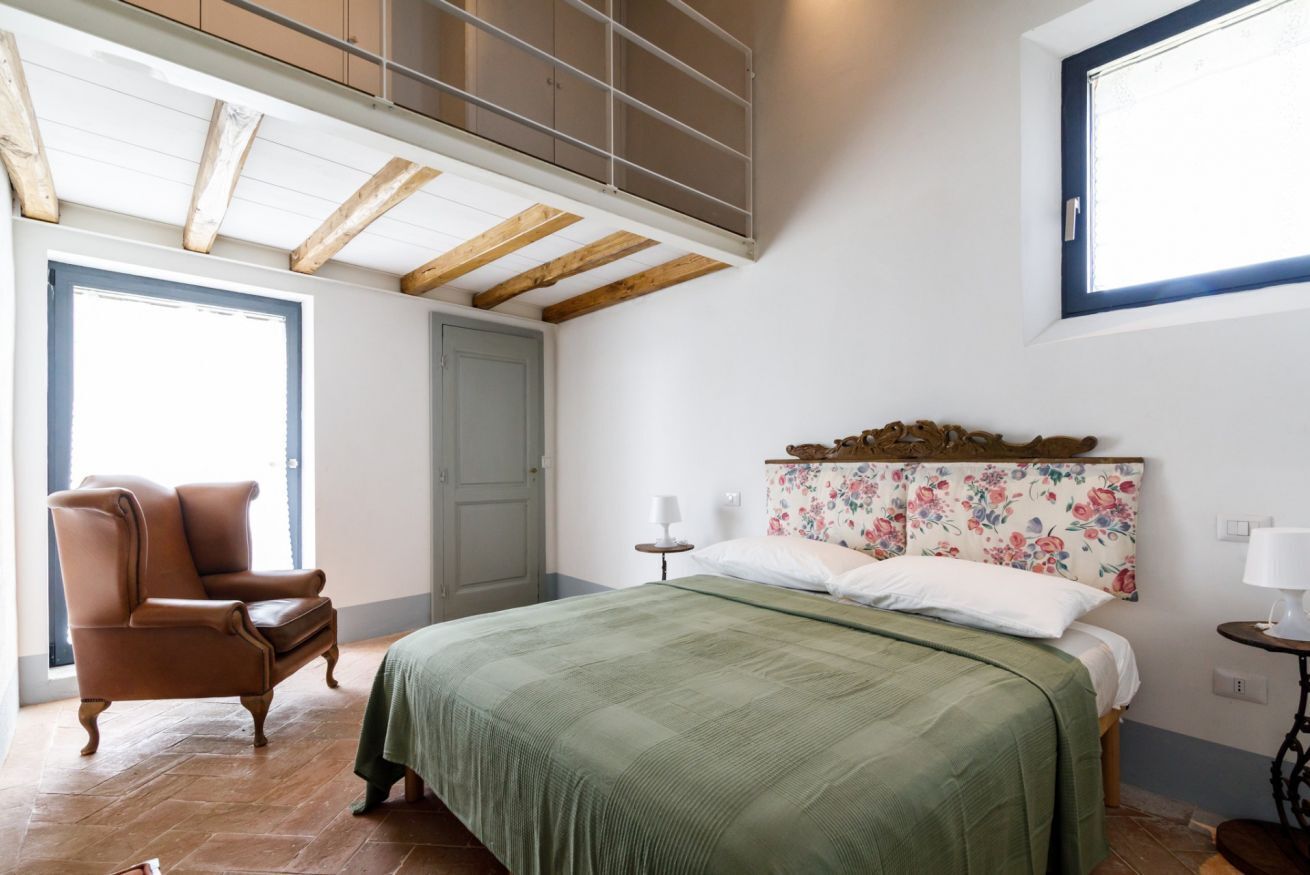 2 bedrooms, iron/ironing board
