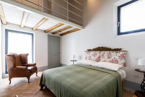 2 bedrooms, iron/ironing board