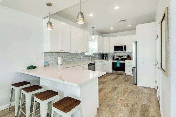 Fridge, microwave, oven, stovetop - Surfside Beachfront Oasis: Direct Beach Access & Views! (Surfside Beach)