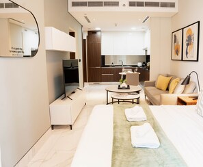 Iron/ironing board, WiFi, bed sheets