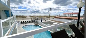 Chic hotel suite with WiFi and AC in charming Wildwood Crest