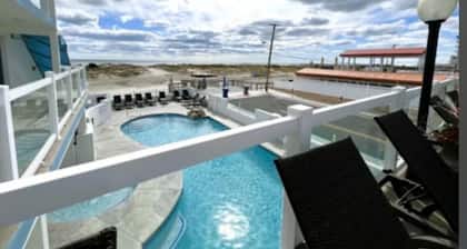 Chic hotel suite with WiFi and AC in charming Wildwood Crest