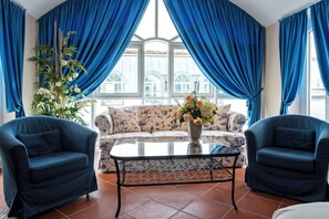 Dobbeltrom – comfort, balkong | Skrivebord, skrivebord for bærbar PC og wi-fi (inkludert)