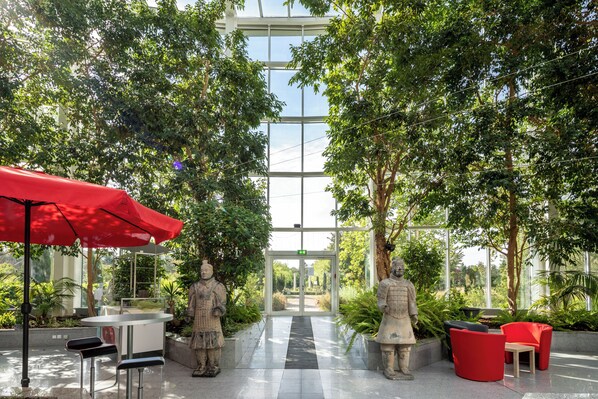 Courtyard view - Hotel Artrium am Park (Dietzenbach)