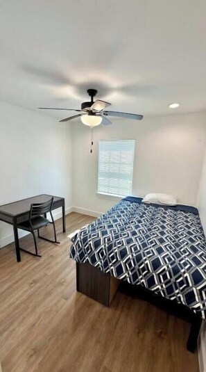 5 Schlafzimmer, Bügeleisen/Bügelbrett, Bettwäsche