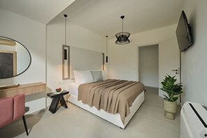 4 bedrooms, iron/ironing board, travel crib, free WiFi