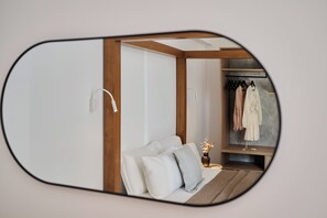 4 habitaciones, tabla de planchar con plancha y cuna de viaje 