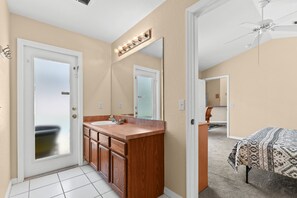 4 間睡房、熨斗/熨衫板、Wi-Fi、床單