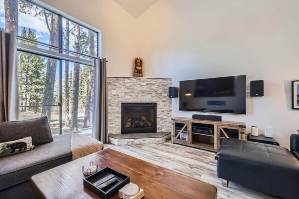 TV, fireplace, DVD player, stereo