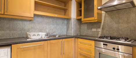 Four Ă micro-ondes, un four, surface de cuisson, lave-vaisselle