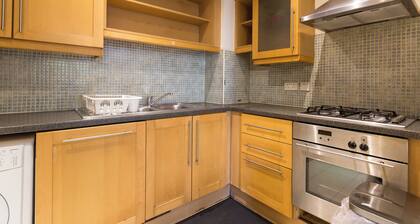 Spacious Parkside Apartment with Private Entrance
